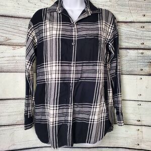 Old Navy Women’s XS Boyfriend Shirt Navy Blue White Plaid Long Sleeve Button Dow